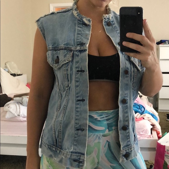 Sleeveless LÉVIS jean jacket no sizing - Picture 6 of 6